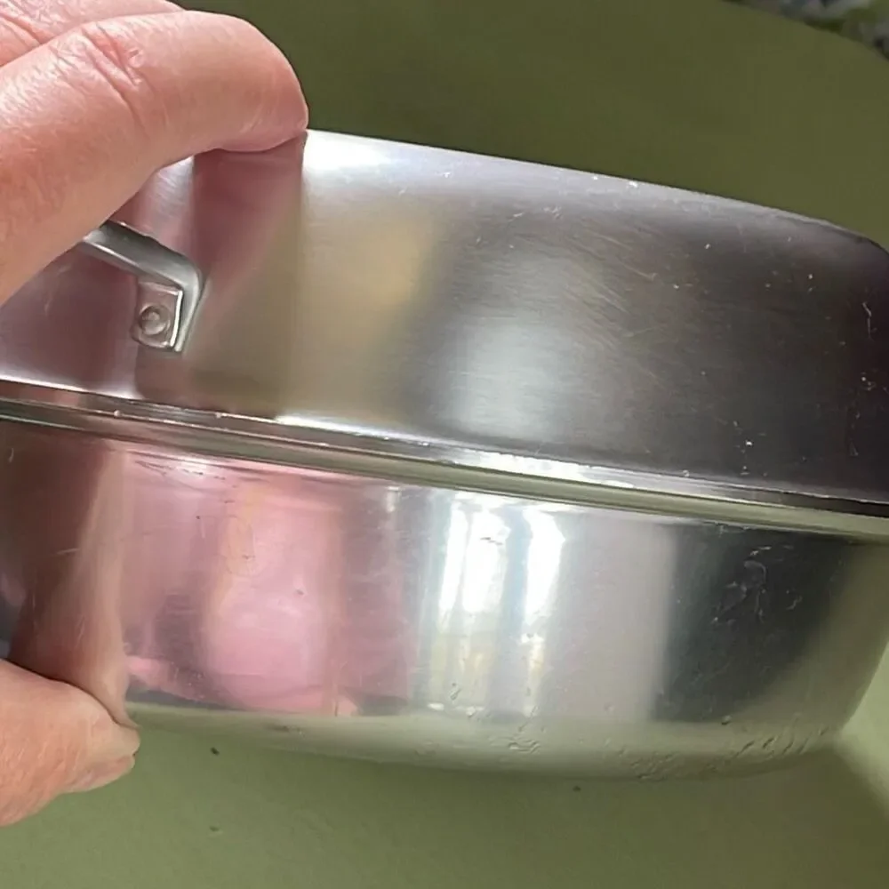 1940 Kensington aluminum Casserole Lurelle design dish & lid.